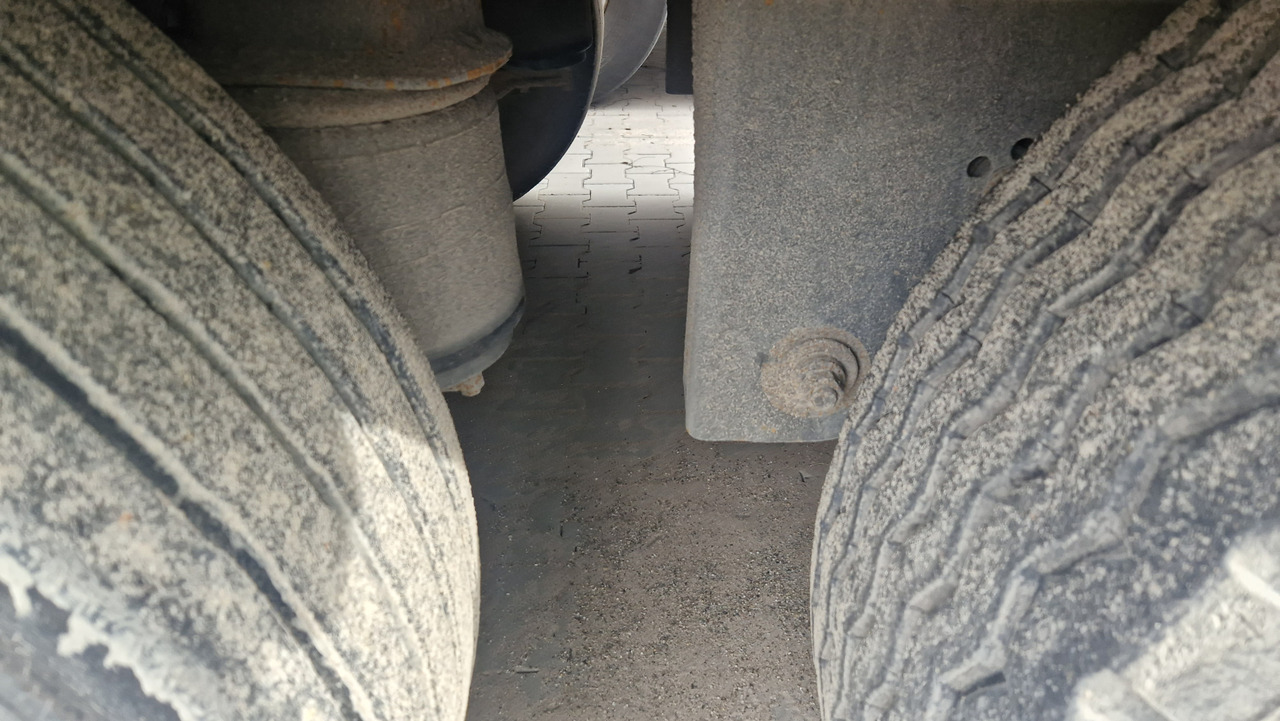 Krone SDR Doppelstock, Zustand 3- - Closed box semi-trailer: picture 5 Krone SDR Doppelstock, Zustand 3- - Closed box semi-trailer: picture 5