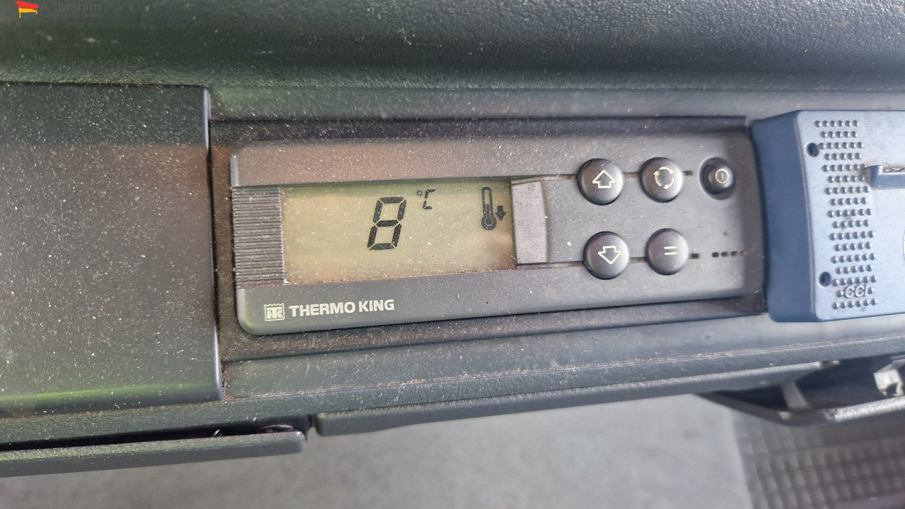 MAN 8.180 Thermokingkühlung - 30 ° sauber, 3. Gang kratzt, voll fahrbereit - Refrigerator truck: picture 4 MAN 8.180 Thermokingkühlung - 30 ° sauber, 3. Gang kratzt, voll fahrbereit - Refrigerator truck: picture 4