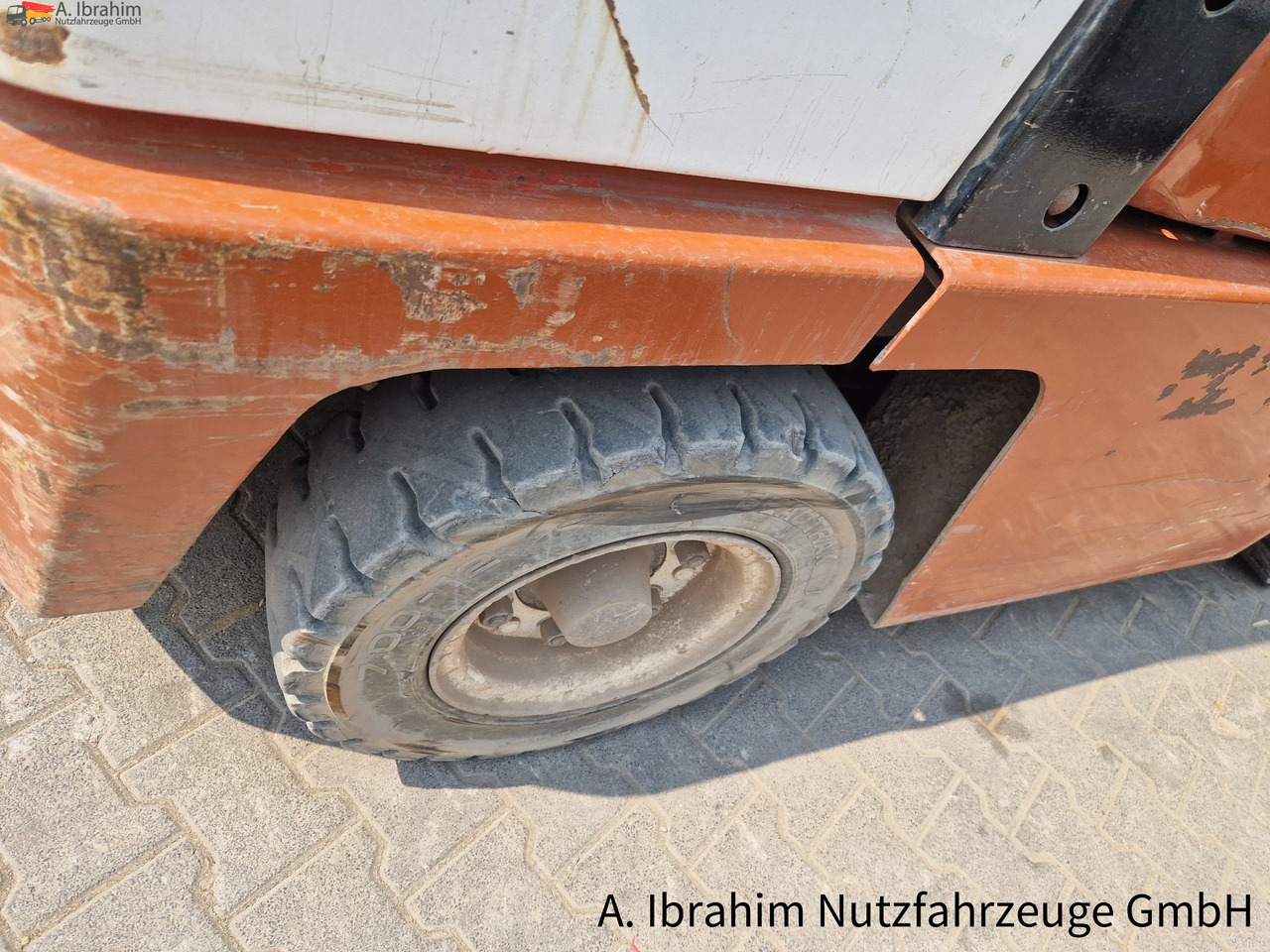 Nissan BF 03-40 4t Stapler - Forklift: picture 3 Nissan BF 03-40 4t Stapler - Forklift: picture 3