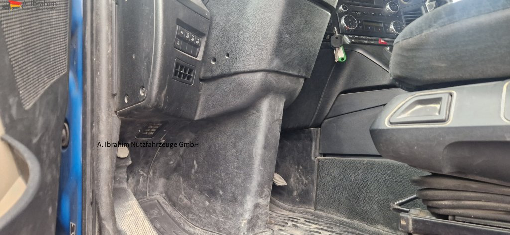 Mercedes-Benz 1843 DB 1843 mit PTU für Kompressor Unfall, bedingt fahrbereit. Video vorh. - Tractor unit: picture 4 Mercedes-Benz 1843 DB 1843 mit PTU für Kompressor Unfall, bedingt fahrbereit. Video vorh. - Tractor unit: picture 4