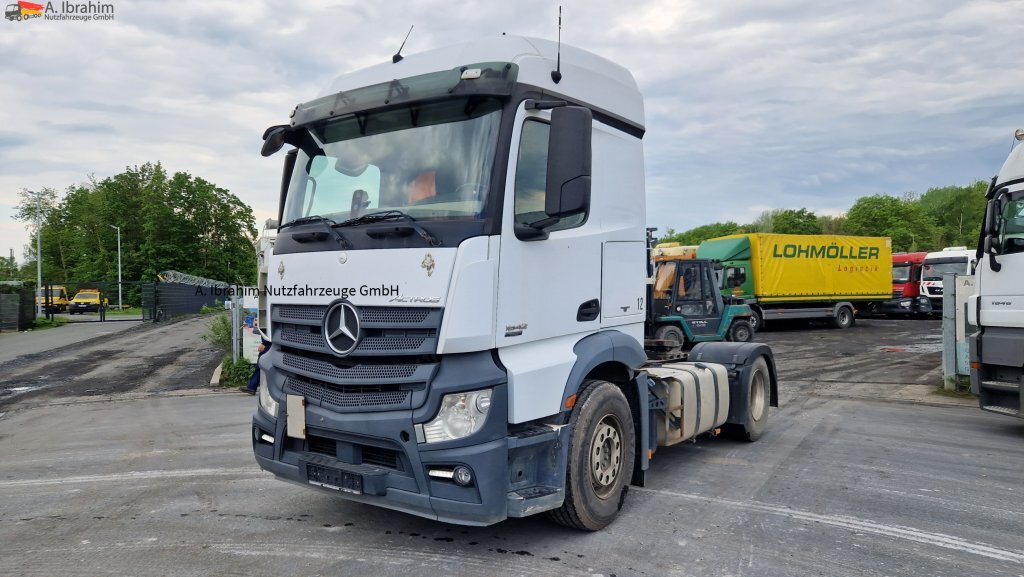 Mercedes-Benz DB 1842, Kipphydraulik - Tractor unit: picture 1 Mercedes-Benz DB 1842, Kipphydraulik - Tractor unit: picture 1