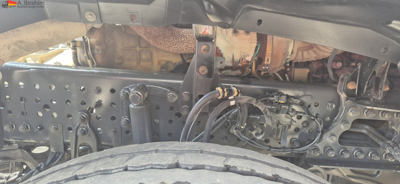 Tractor unit Mercedes-Benz DB 1842H 4x4 Hydrodrive Scheckheft bei Mercedes: picture 6