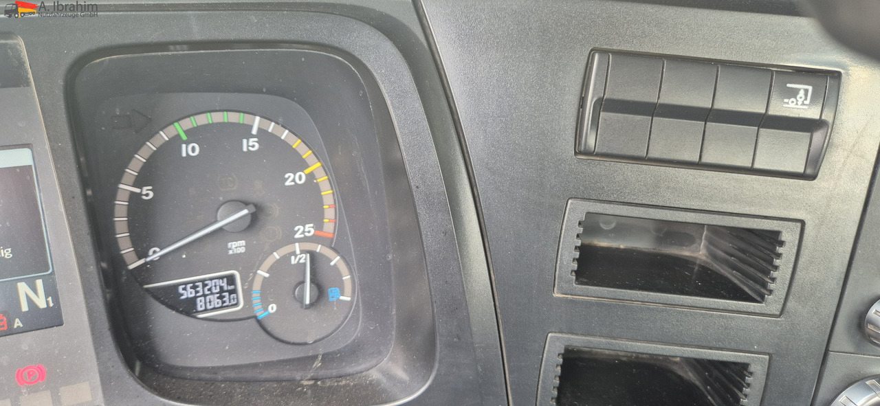 Tractor unit Mercedes-Benz DB 1842H 4x4 Hydrodrive Scheckheft bei Mercedes: picture 14