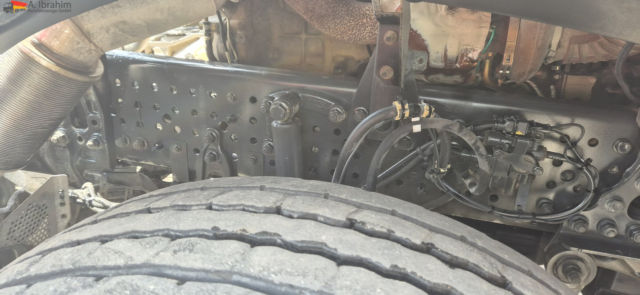 Tractor unit Mercedes-Benz DB 1842H 4x4 Hydrodrive Scheckheft bei Mercedes: picture 13