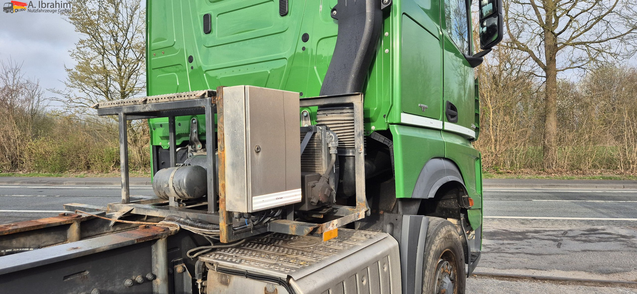 Mercedes-Benz DB 2853 4x4x2H Retarder - Tractor unit: picture 4 Mercedes-Benz DB 2853 4x4x2H Retarder - Tractor unit: picture 4