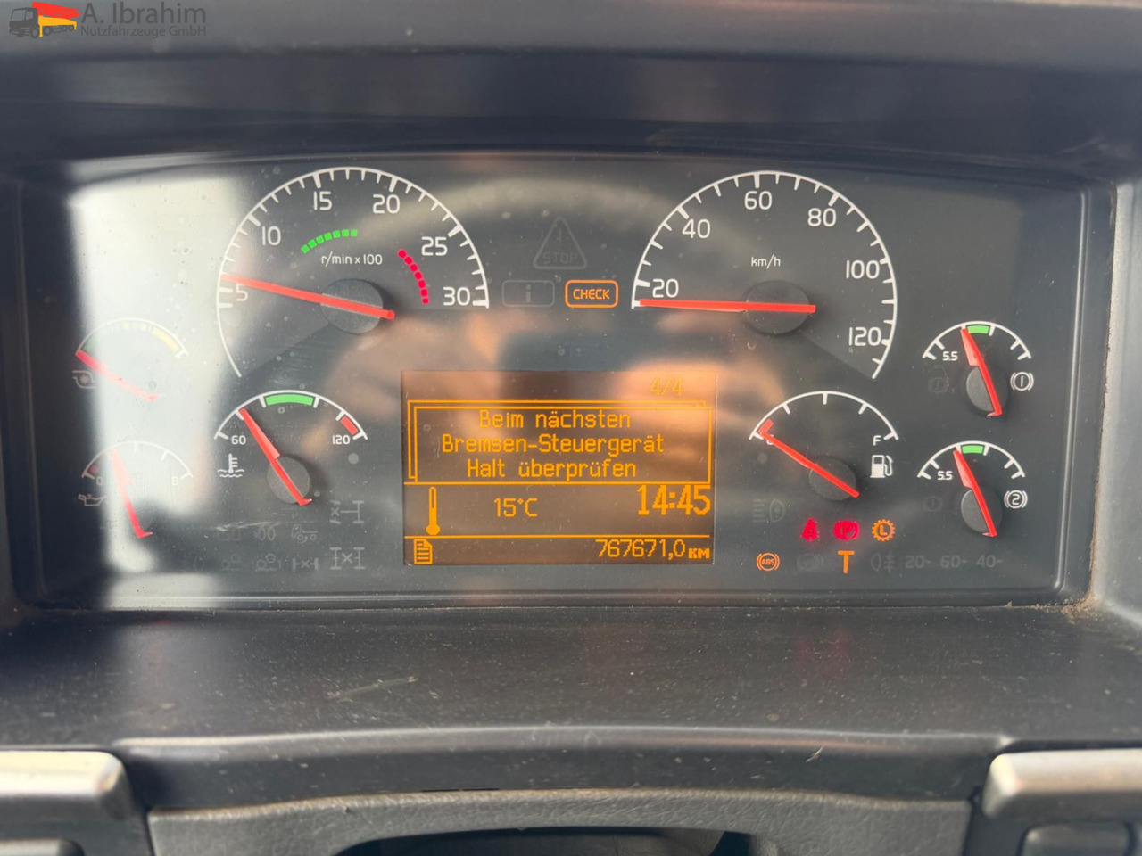 Hook lift truck Volvo FH12-420 8x2 Fahrzeugpapiere Schweiz: picture 13 Hook lift truck Volvo FH12-420 8x2 Fahrzeugpapiere Schweiz: picture 13