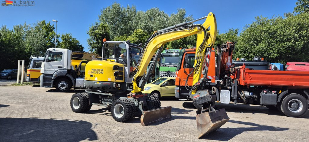 Wacker Neuson 6503 E05-07 hydr. Schnellwechsler mit Oilquick - Wheel excavator: picture 1 Wacker Neuson 6503 E05-07 hydr. Schnellwechsler mit Oilquick - Wheel excavator: picture 1