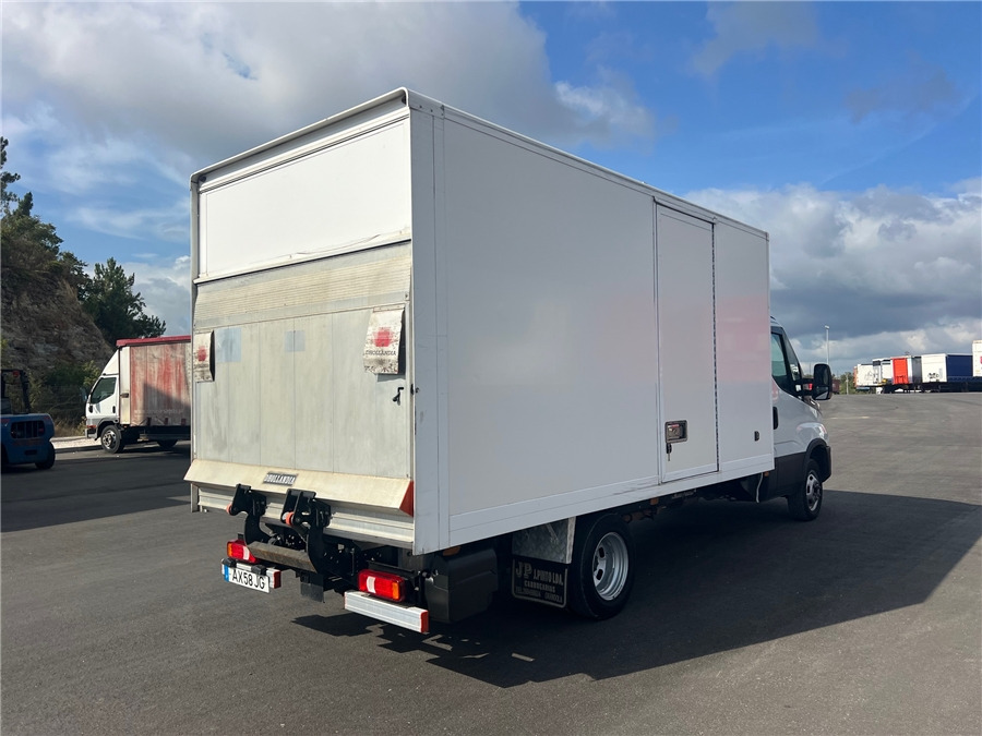 Iveco 35C16HA8 - Closed box van: picture 4 Iveco 35C16HA8 - Closed box van: picture 4
