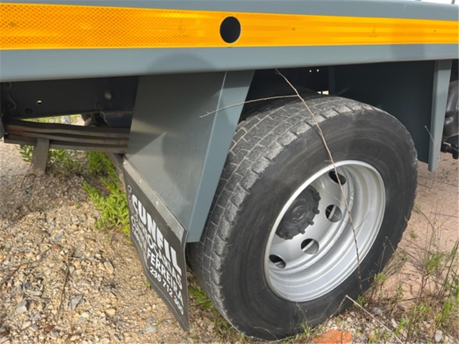 Renault Midlum - Dropside/ Flatbed truck: picture 5 Renault Midlum - Dropside/ Flatbed truck: picture 5