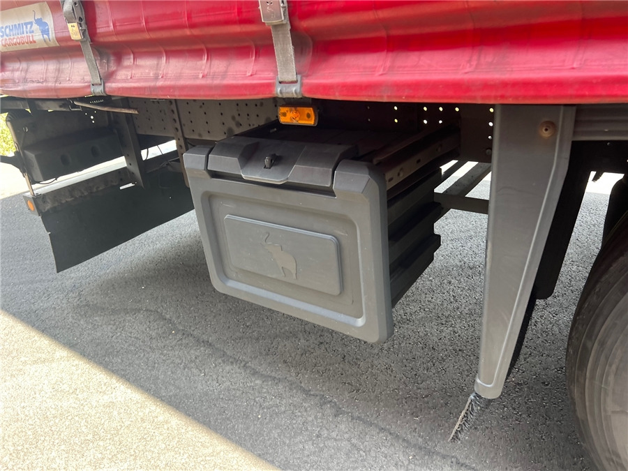 Curtainsider semi-trailer SCHMITZ CARGOBULL SCB-S3T TETO ELEVAR: picture 10 Curtainsider semi-trailer SCHMITZ CARGOBULL SCB-S3T TETO ELEVAR: picture 10