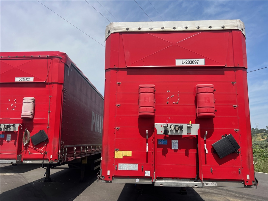 Curtainsider semi-trailer SCHMITZ CARGOBULL SCB-S3T TETO ELEVAR: picture 6 Curtainsider semi-trailer SCHMITZ CARGOBULL SCB-S3T TETO ELEVAR: picture 6