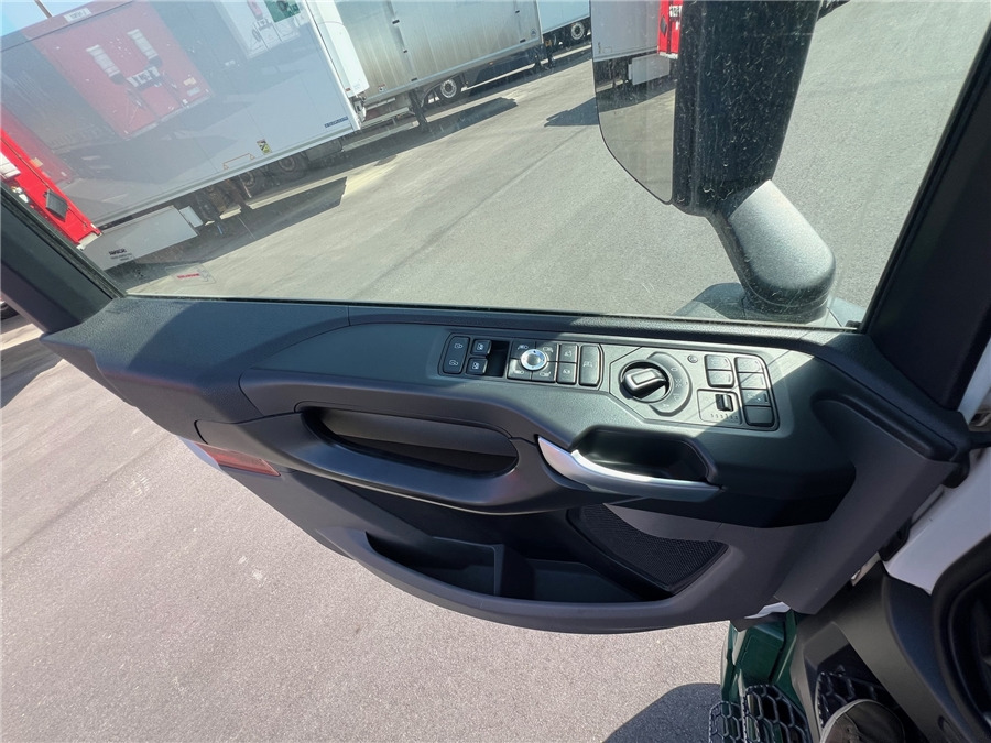 Curtainsider truck Scania R500: picture 12