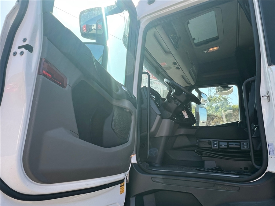 Curtainsider truck Scania R500: picture 8