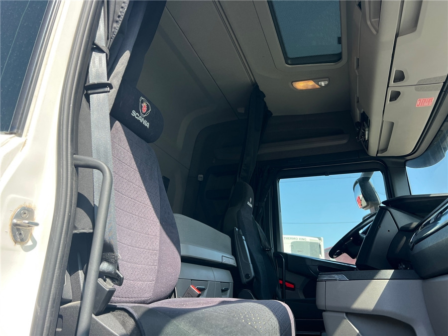 Curtainsider truck Scania R500: picture 7