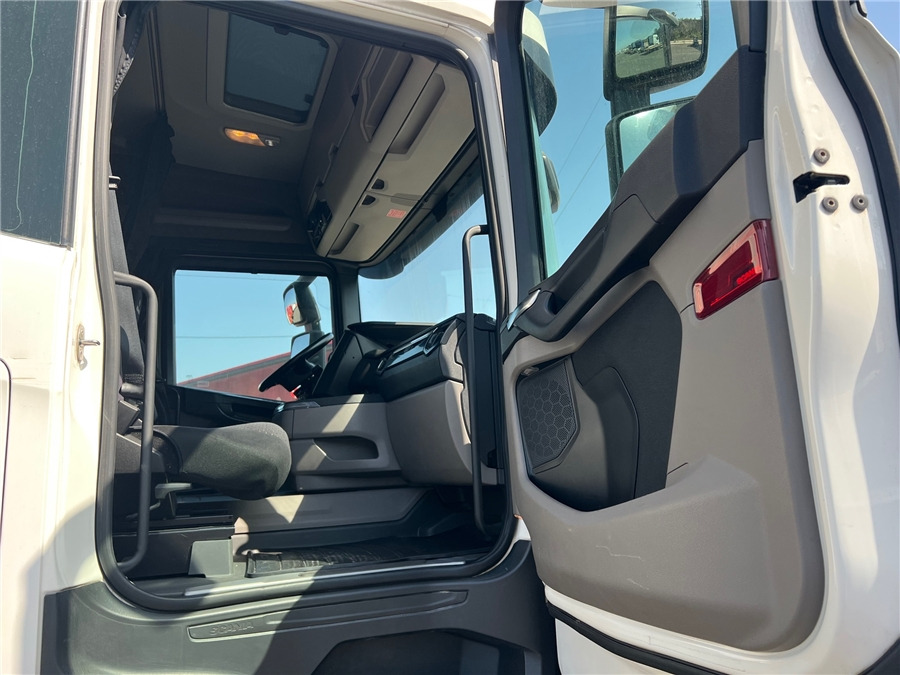 Curtainsider truck Scania R500: picture 6