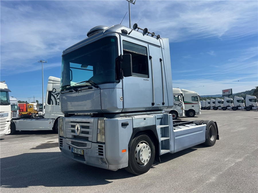 Renault AE 440 / MANUAL GEARBOX - Tractor unit: picture 1 Renault AE 440 / MANUAL GEARBOX - Tractor unit: picture 1