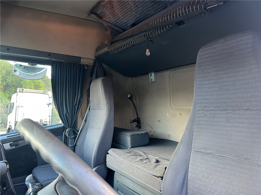 Tractor unit Scania R480: picture 8