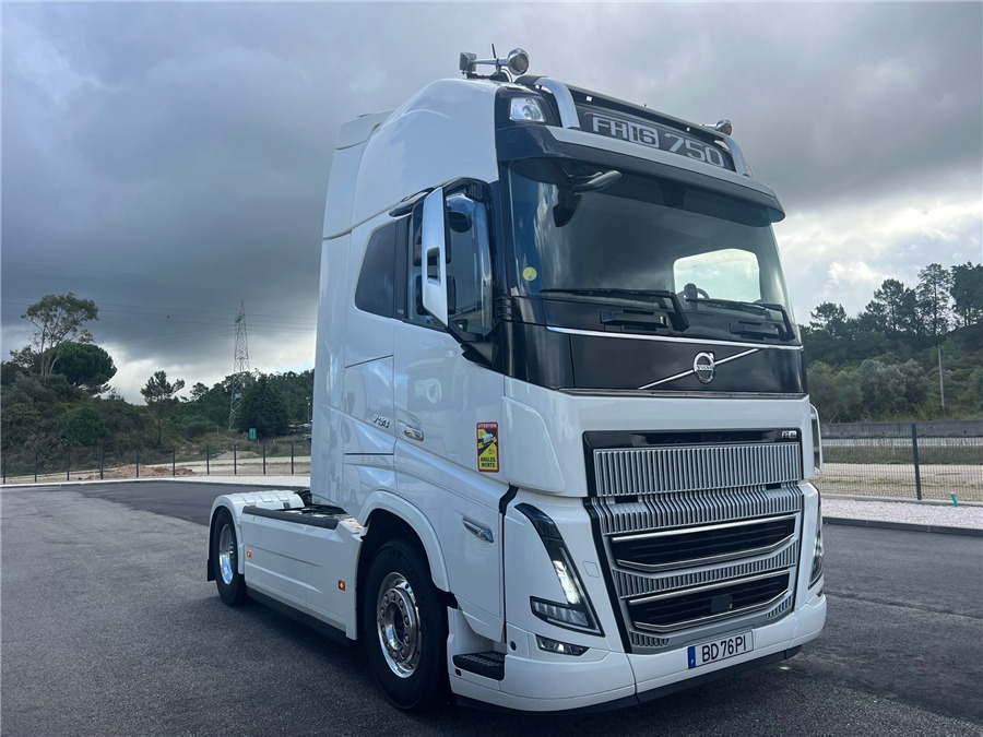 Volvo FH 750 / RETARDER - Tractor unit: picture 2 Volvo FH 750 / RETARDER - Tractor unit: picture 2
