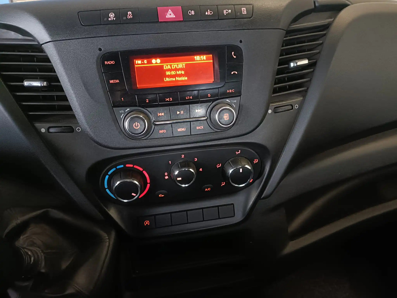 Tipper van IVECO DAILY 35C14 DOPPIA CABINA RIBALTABILE 2.3: picture 13