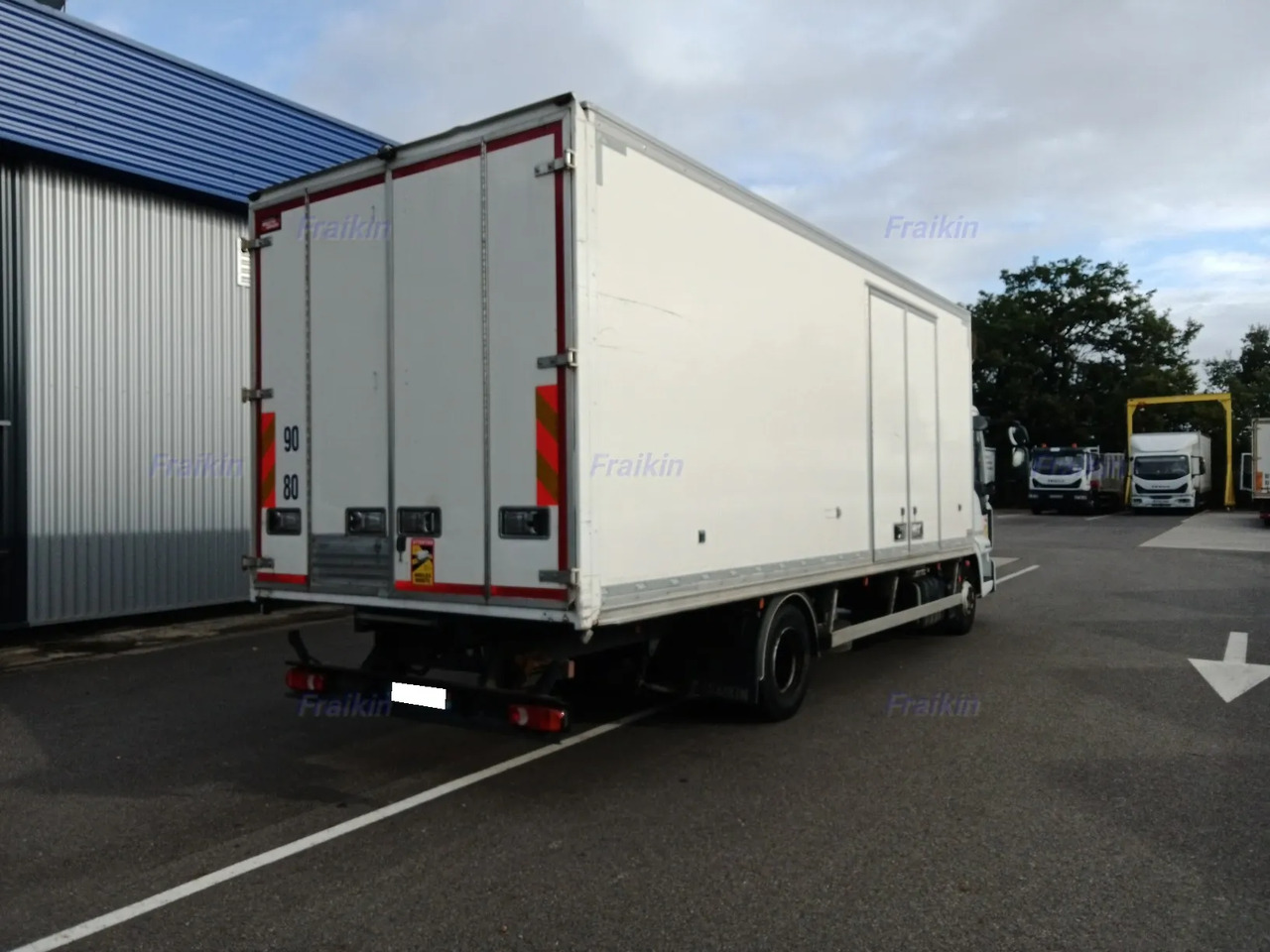 IVECO EUROCARGO 100E19P - Box truck: picture 3 IVECO EUROCARGO 100E19P - Box truck: picture 3