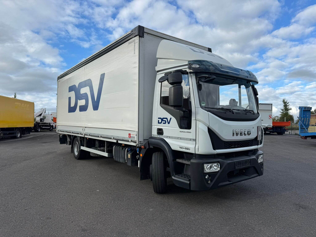 IVECO EUROCARGO 140E28P - Curtainsider truck: picture 1 IVECO EUROCARGO 140E28P - Curtainsider truck: picture 1