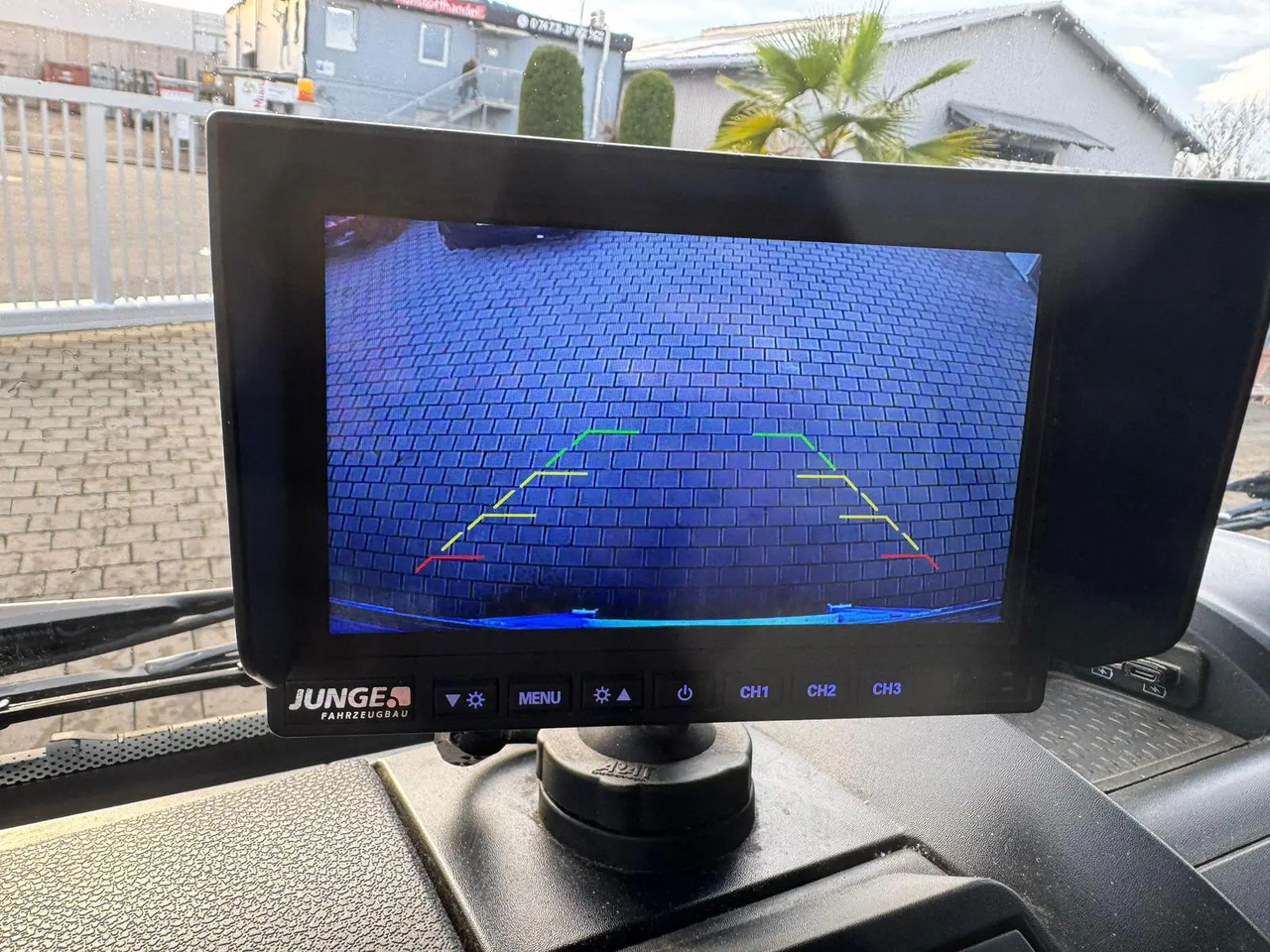 IVECO EUROCARGO 75E21 - Curtainsider truck: picture 4 IVECO EUROCARGO 75E21 - Curtainsider truck: picture 4