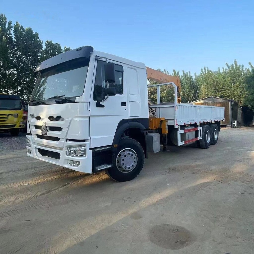 Howo crane 371 6tons - Tipper, Crane truck: picture 2 Howo crane 371 6tons - Tipper, Crane truck: picture 2