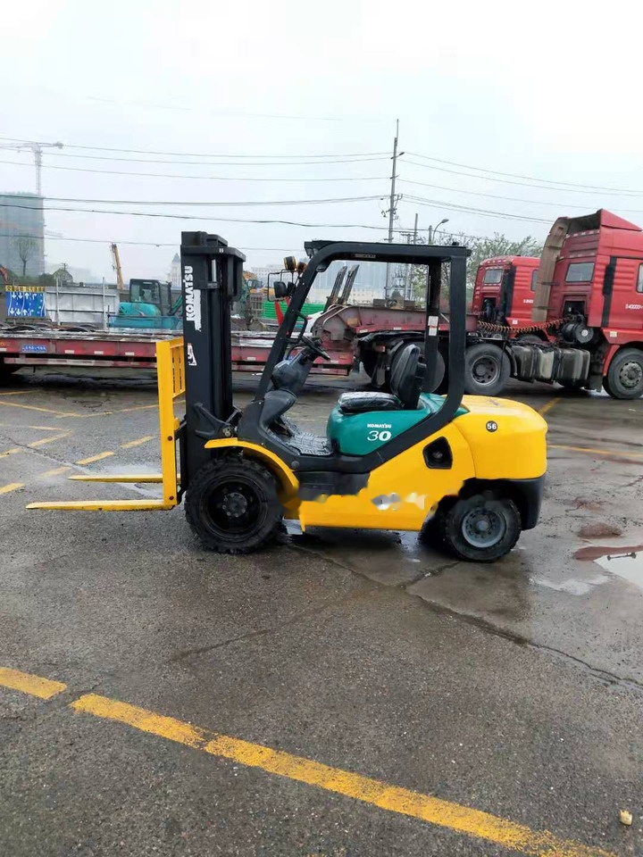 Komatsu FD30 - Diesel forklift: picture 3 Komatsu FD30 - Diesel forklift: picture 3