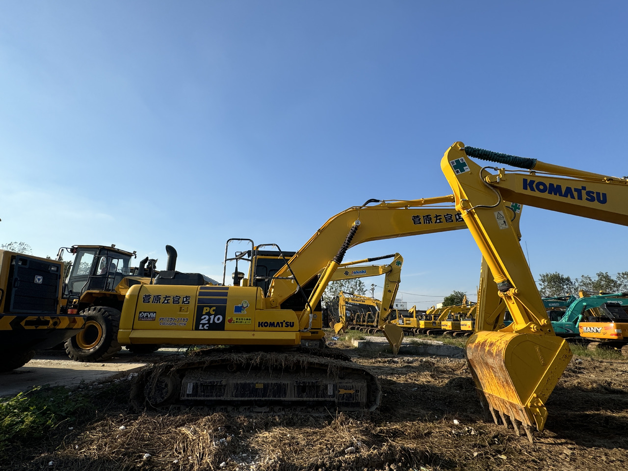Komatsu PC210-8 - Crawler excavator: picture 5 Komatsu PC210-8 - Crawler excavator: picture 5