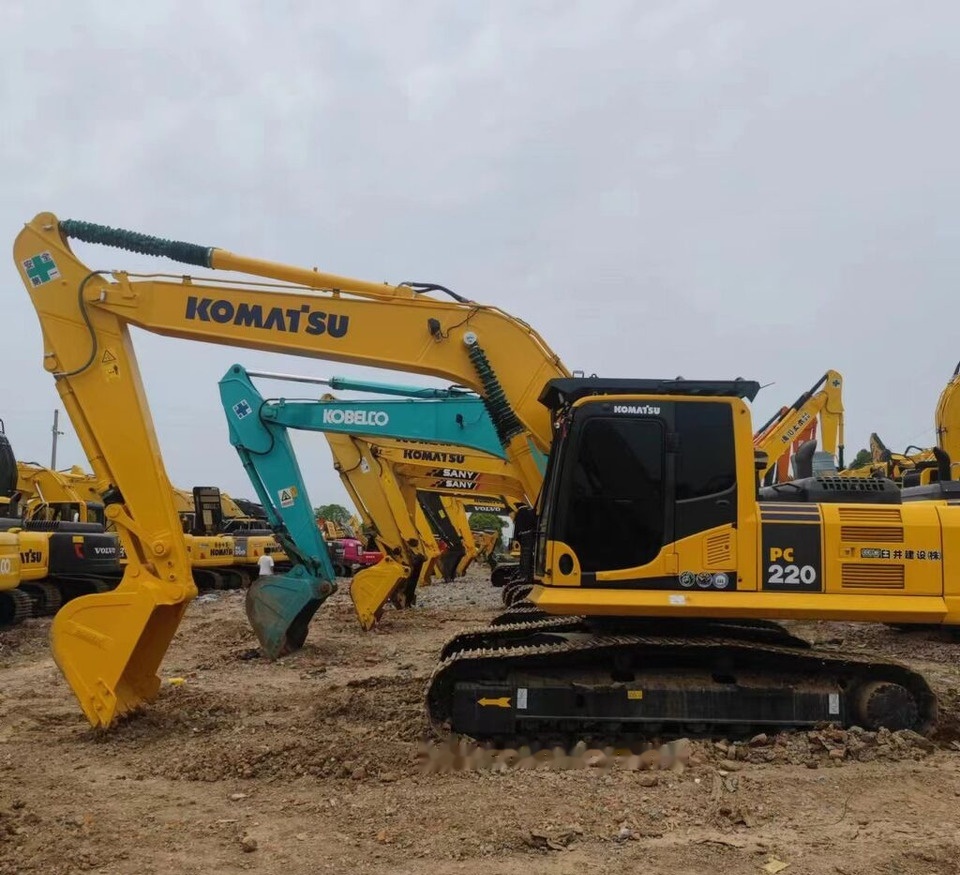 Komatsu PC220-8 - Crawler excavator: picture 3 Komatsu PC220-8 - Crawler excavator: picture 3