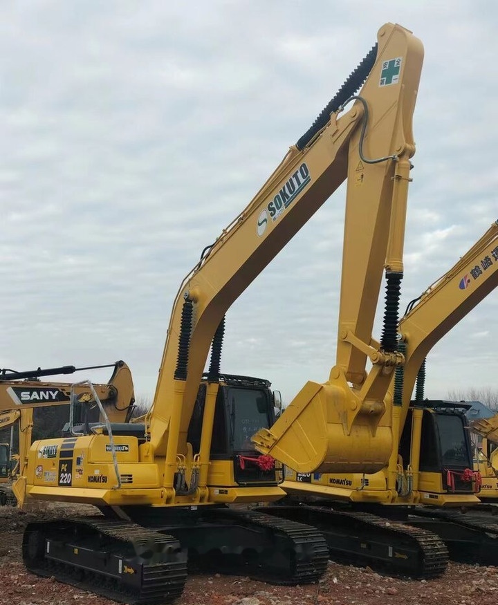 Komatsu PC220-8 - Crawler excavator: picture 4 Komatsu PC220-8 - Crawler excavator: picture 4
