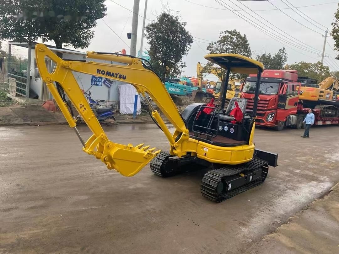 Komatsu PC35 - Mini excavator: picture 1 Komatsu PC35 - Mini excavator: picture 1