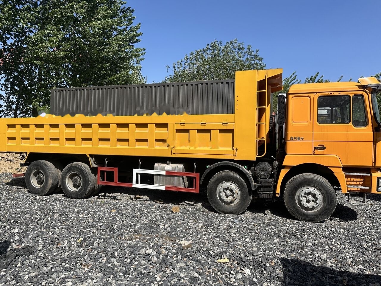 Shacman F3000 - Tipper: picture 1 Shacman F3000 - Tipper: picture 1