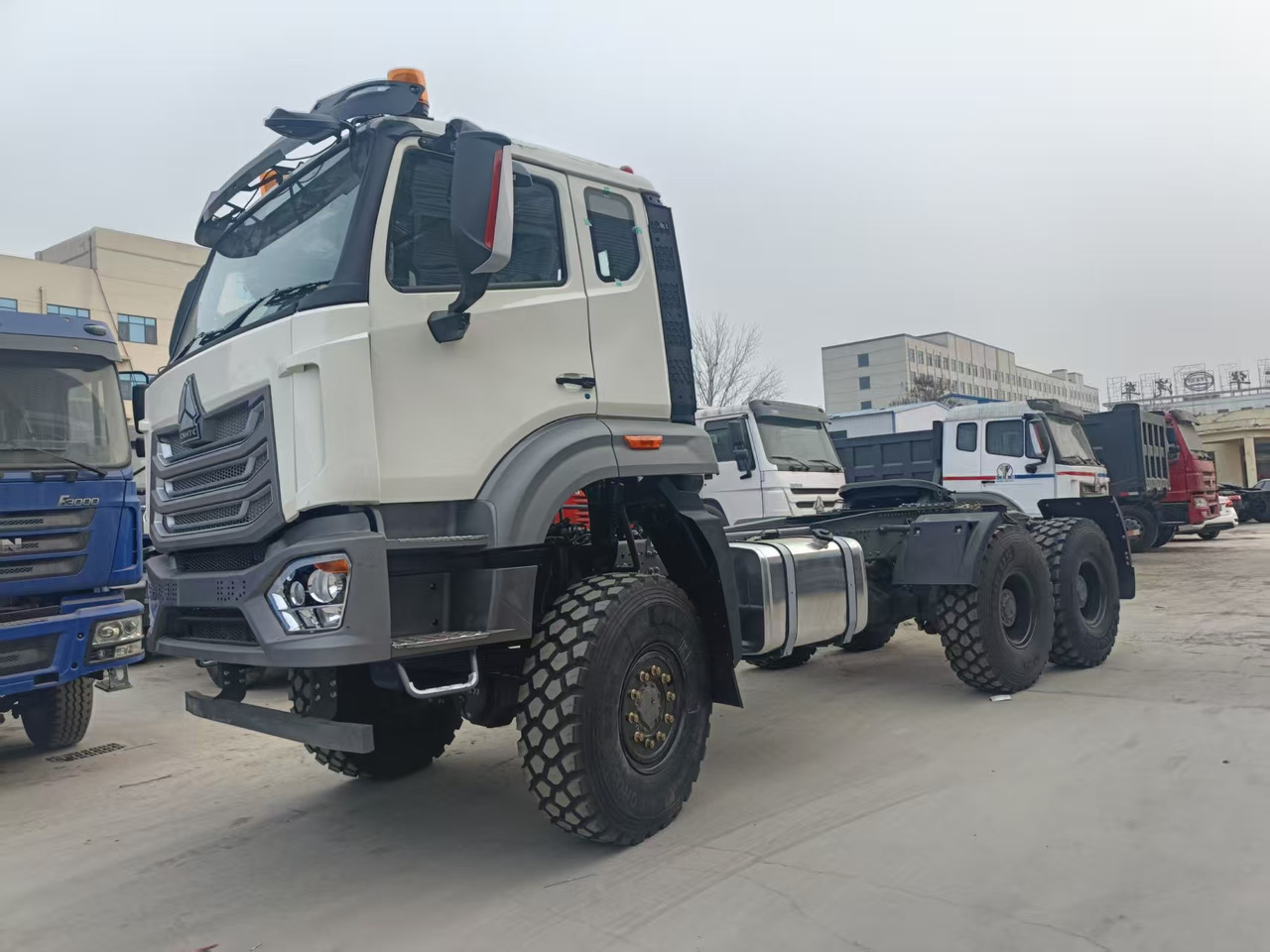 HOWO 6x6 - Tractor unit: picture 2 HOWO 6x6 - Tractor unit: picture 2