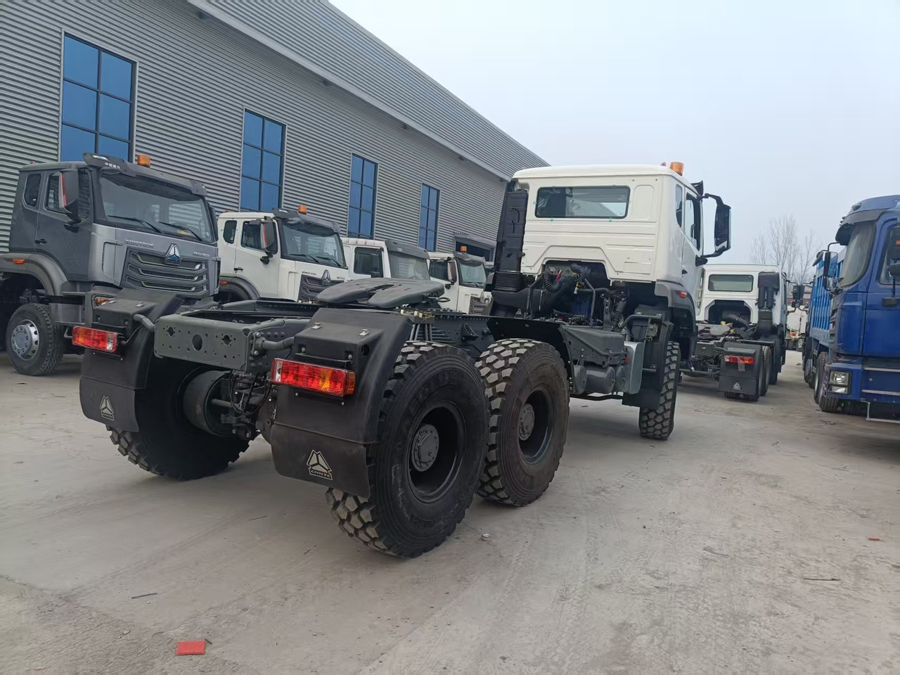 HOWO 6x6 - Tractor unit: picture 5 HOWO 6x6 - Tractor unit: picture 5
