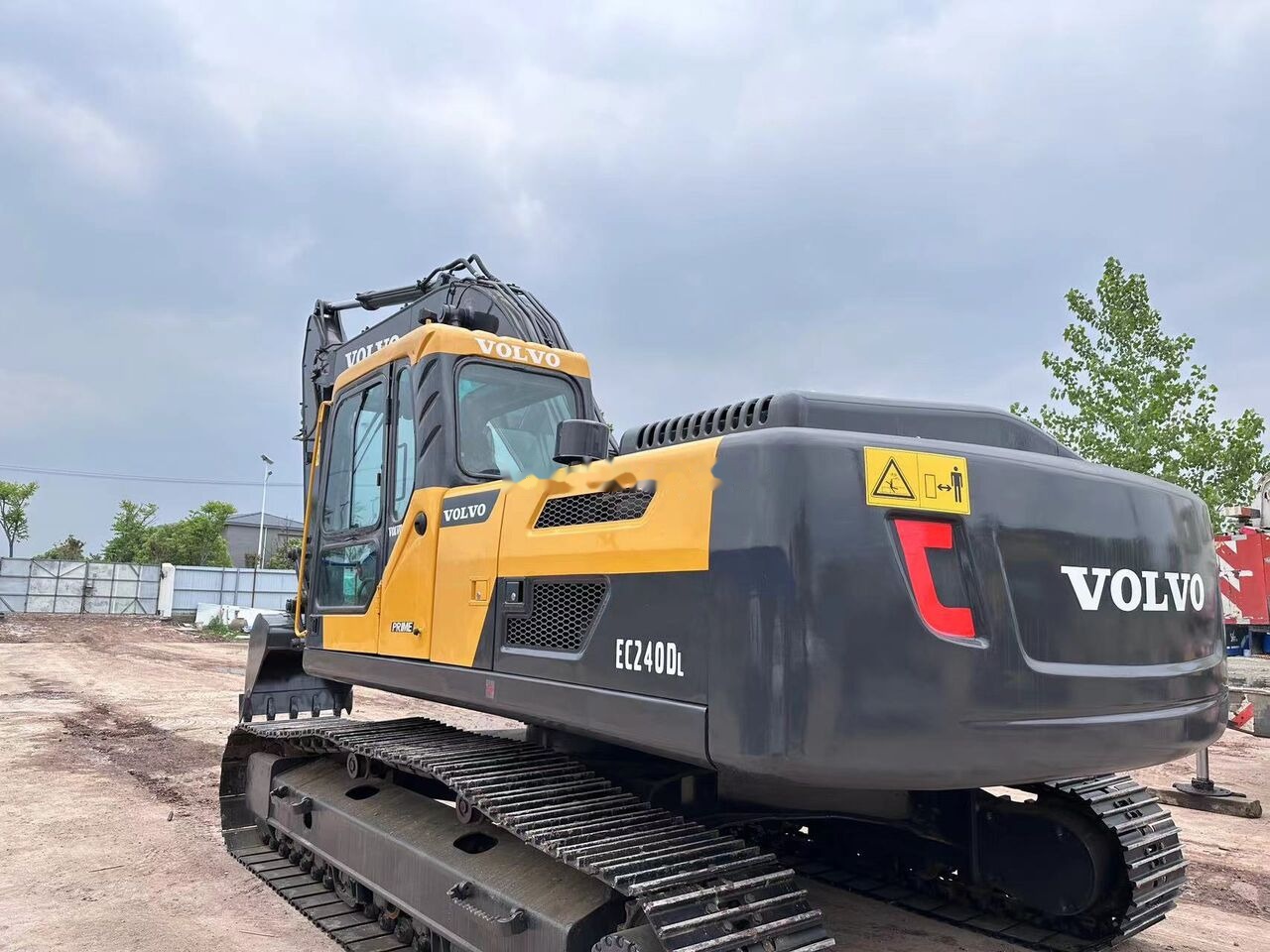 Volvo EC240 - Crawler excavator: picture 2 Volvo EC240 - Crawler excavator: picture 2