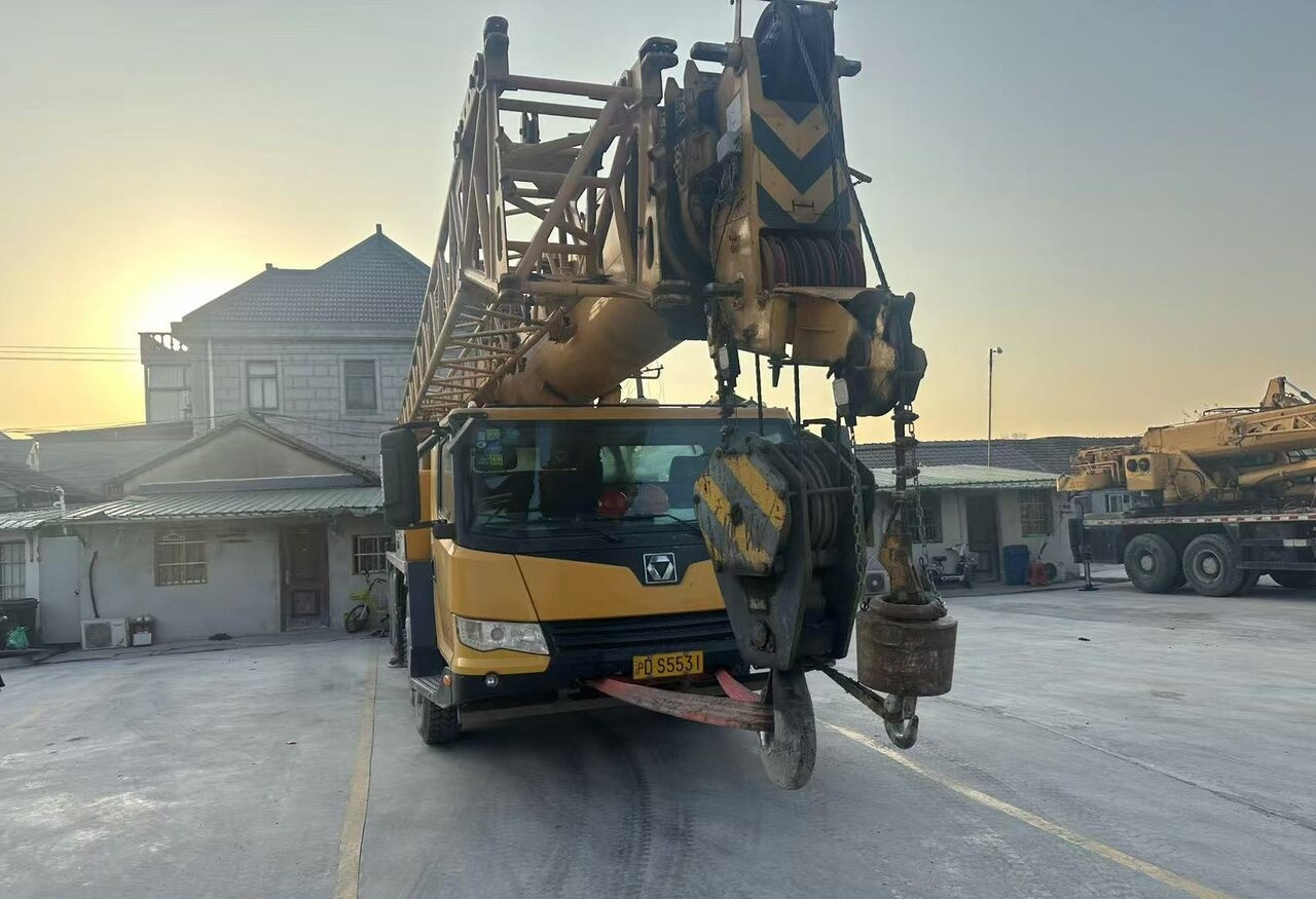 XCMG 50ton crane - Mobile crane: picture 2 XCMG 50ton crane - Mobile crane: picture 2