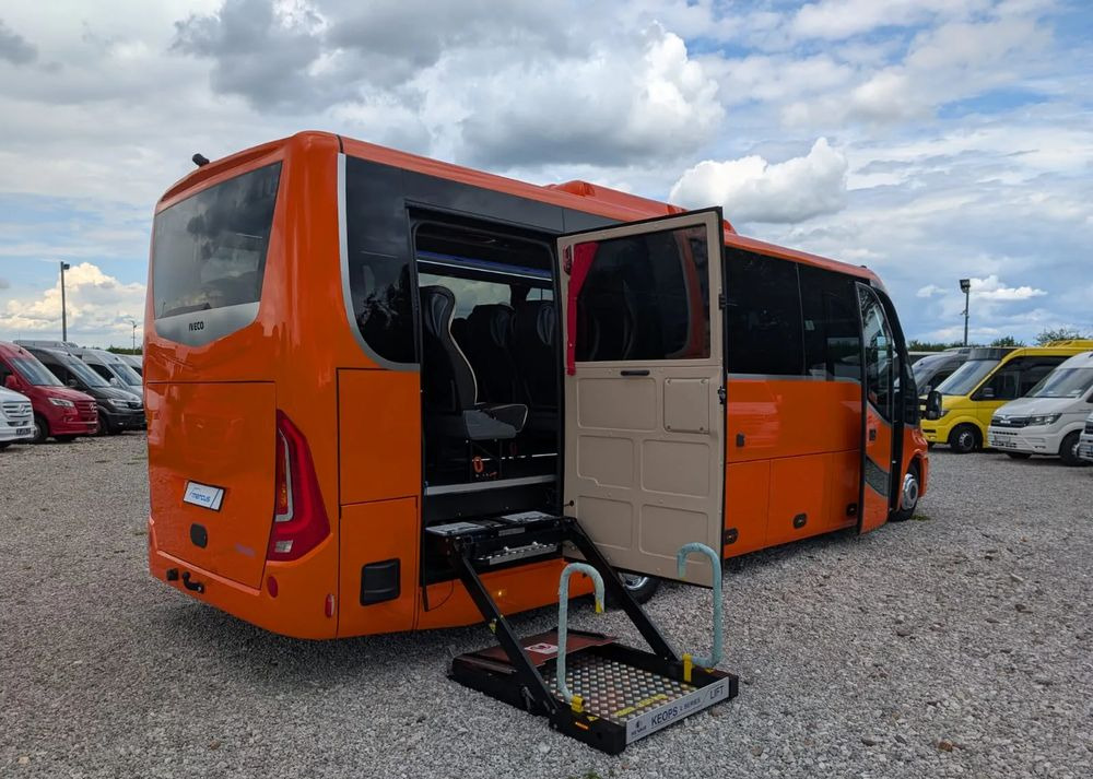 Iveco Daily - Coach: picture 1 Iveco Daily - Coach: picture 1