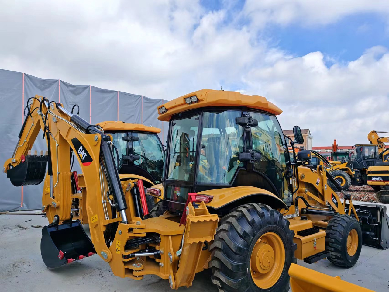 CAT 420F - Backhoe loader: picture 2 CAT 420F - Backhoe loader: picture 2