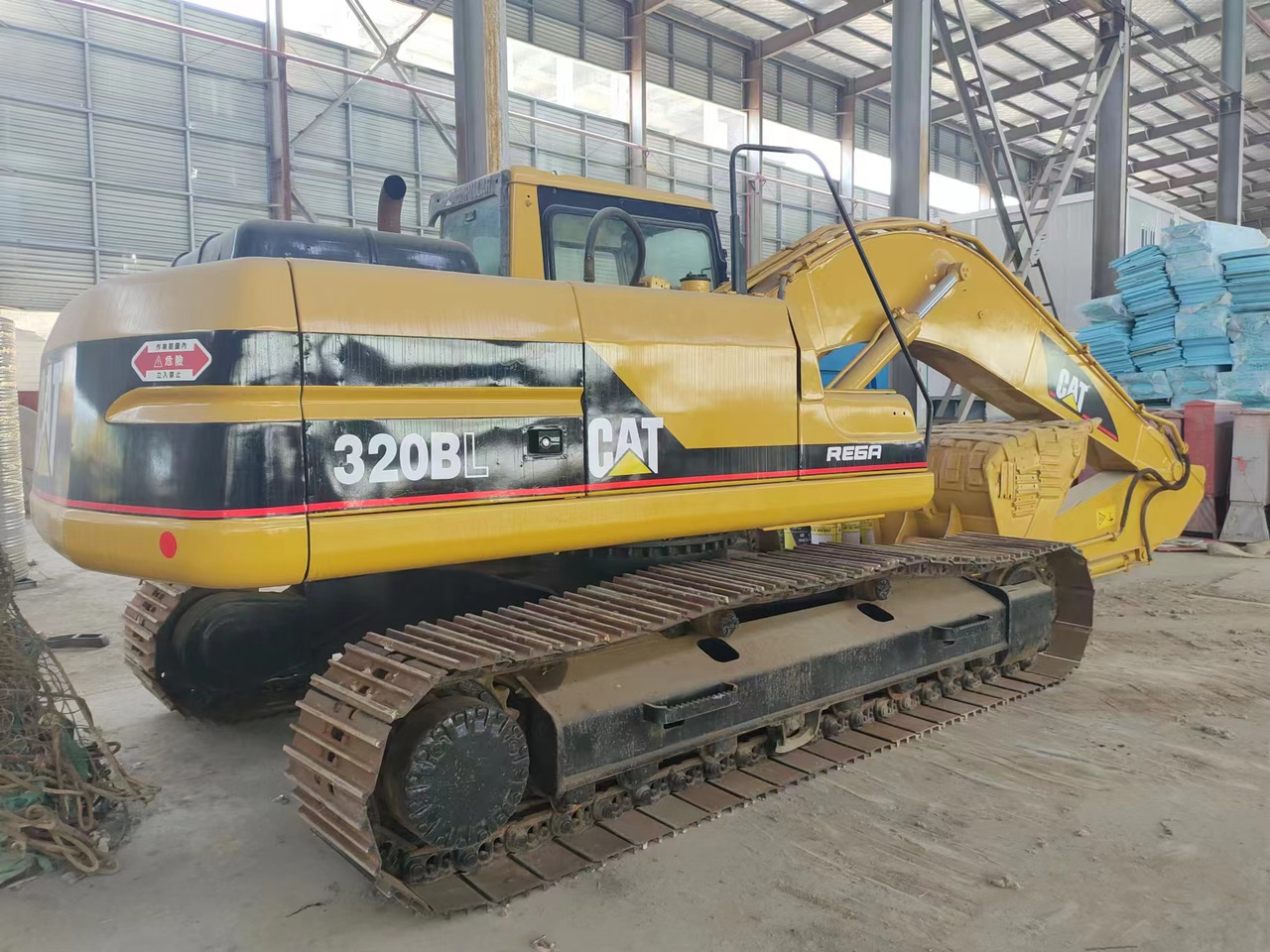 CATERPILLAR 320BL - Crawler excavator: picture 2 CATERPILLAR 320BL - Crawler excavator: picture 2