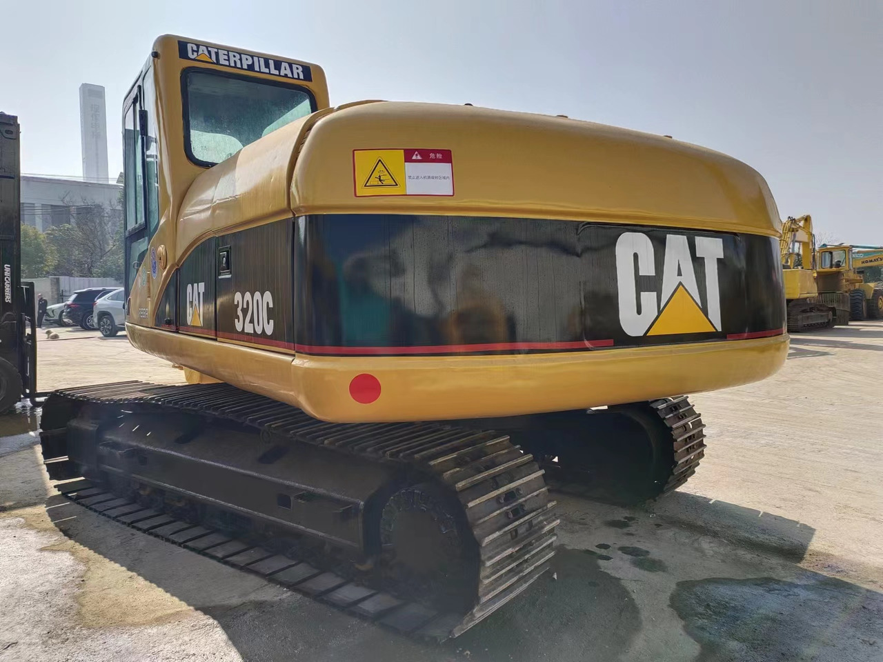 Crawler excavator CATERPILLAR 320C: picture 8