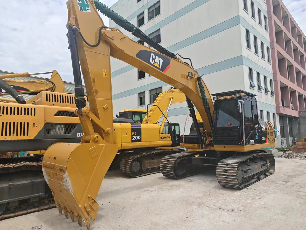 CATERPILLAR 320DL - Crawler excavator: picture 3 CATERPILLAR 320DL - Crawler excavator: picture 3
