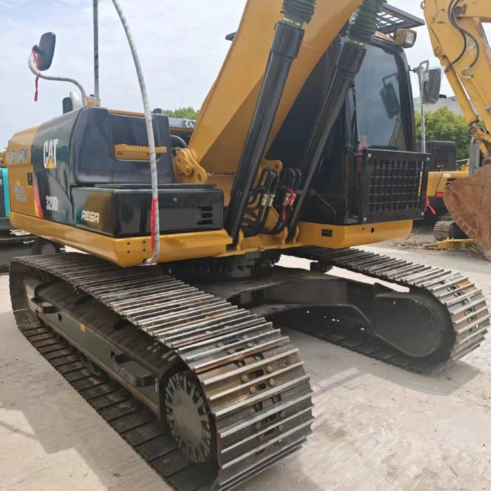 CATERPILLAR 320DL - Crawler excavator: picture 2 CATERPILLAR 320DL - Crawler excavator: picture 2