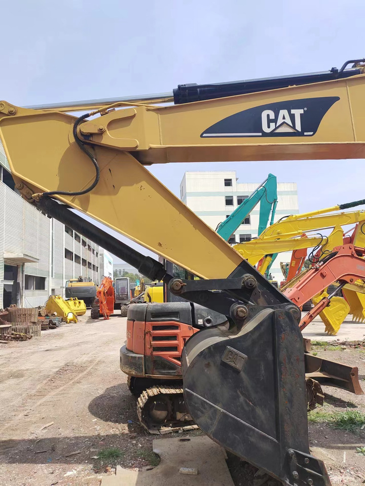 CATERPILLAR 325C - Crawler excavator: picture 4 CATERPILLAR 325C - Crawler excavator: picture 4