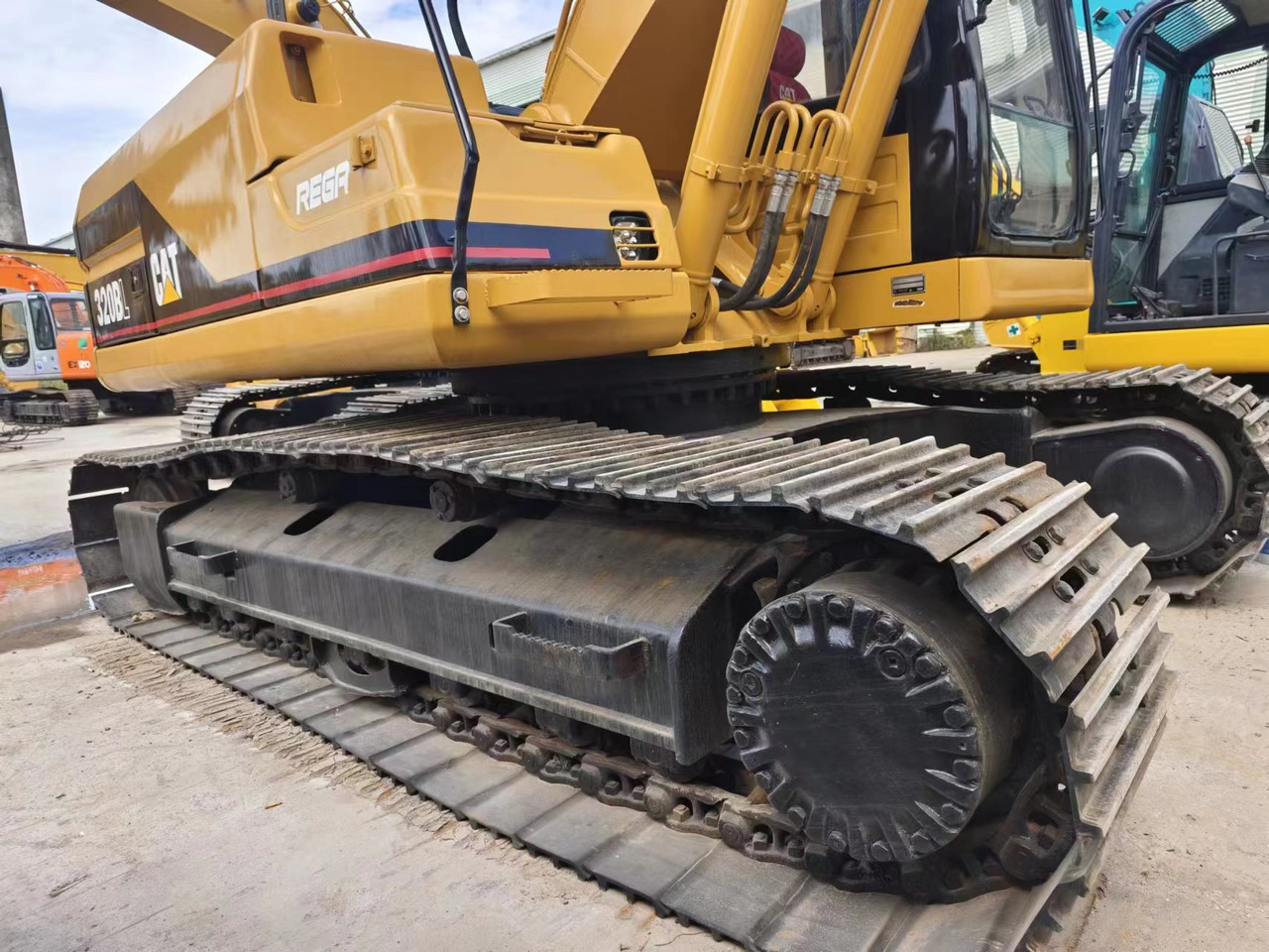 CATERPILLAR CAT 320BL - Crawler excavator: picture 3 CATERPILLAR CAT 320BL - Crawler excavator: picture 3