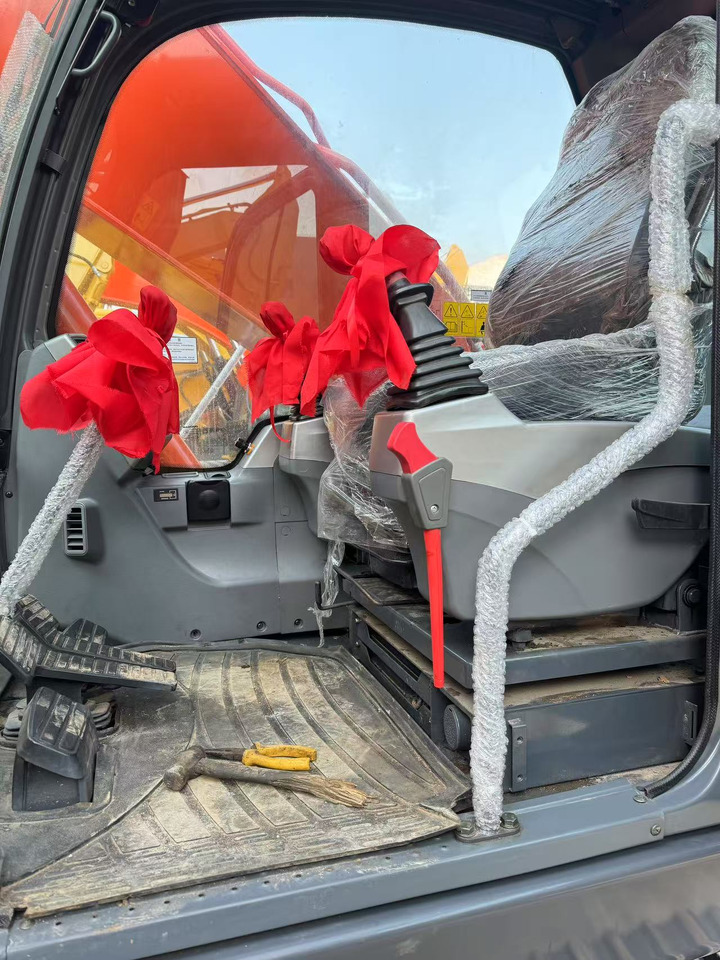 DOOSAN DX225 - Crawler excavator: picture 4 DOOSAN DX225 - Crawler excavator: picture 4