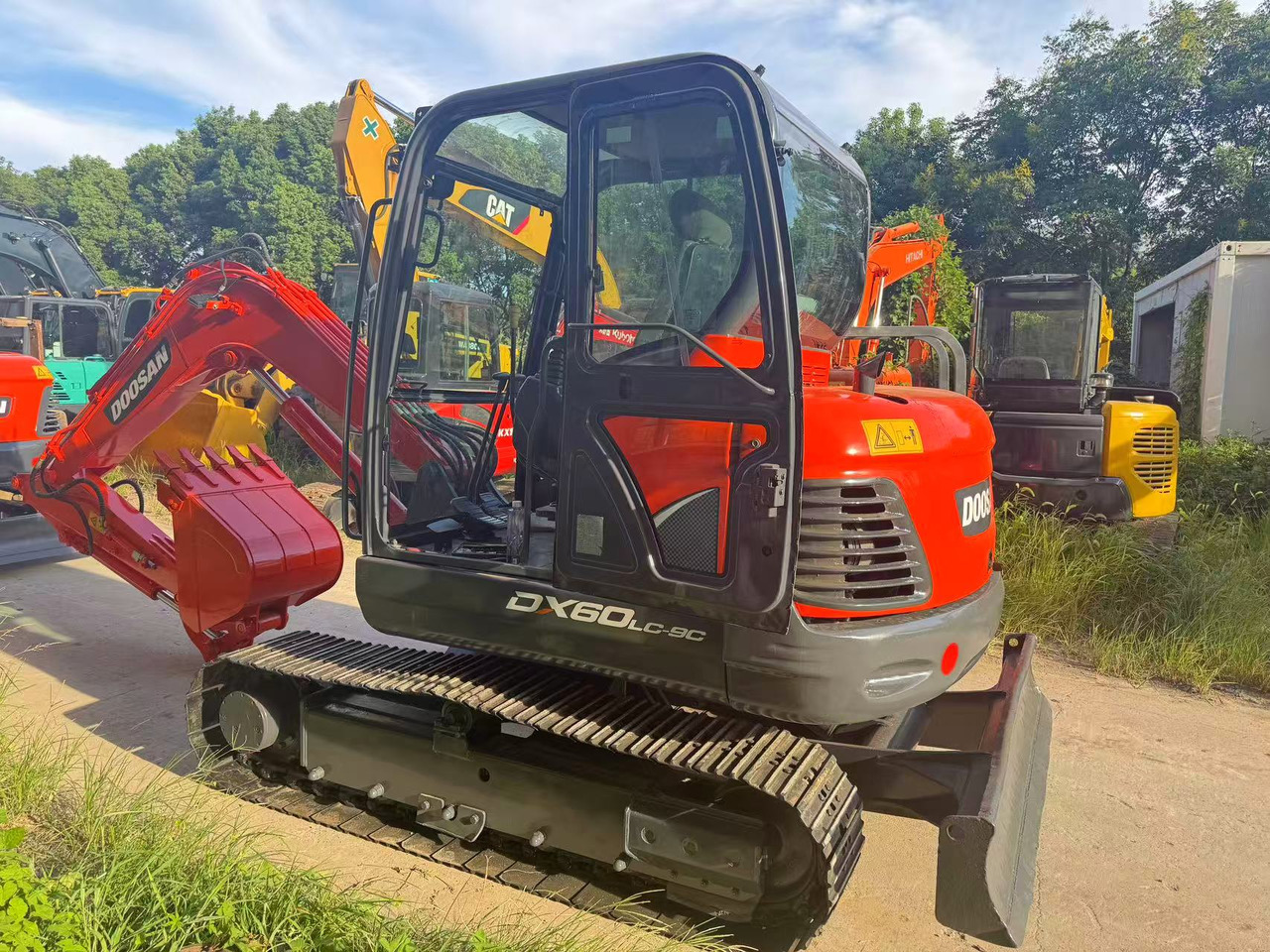 DOOSAN DX60 - Mini excavator: picture 2 DOOSAN DX60 - Mini excavator: picture 2