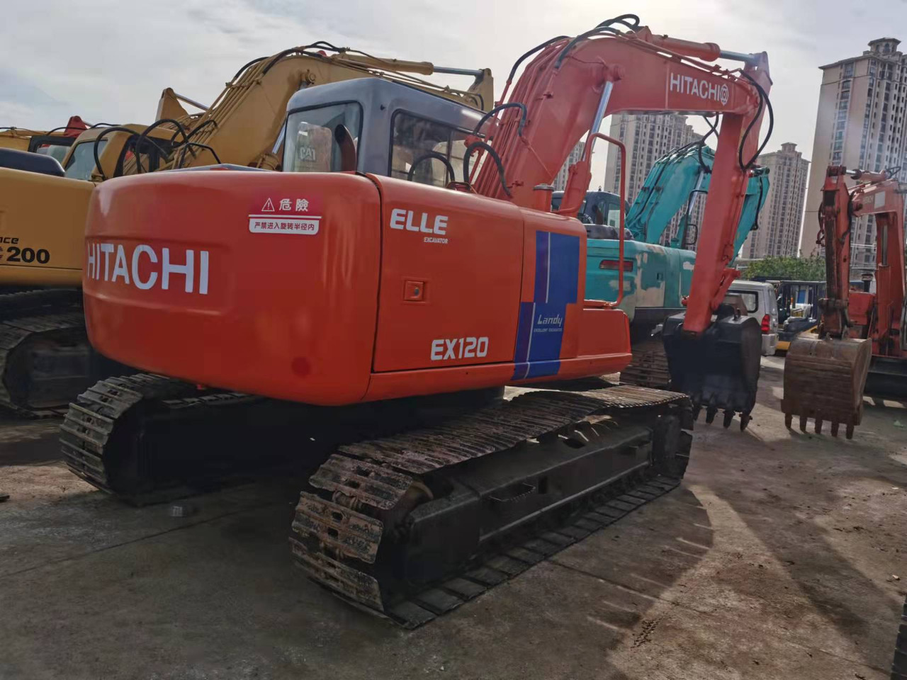 HITACHI EX120-2 - Crawler excavator: picture 2 HITACHI EX120-2 - Crawler excavator: picture 2