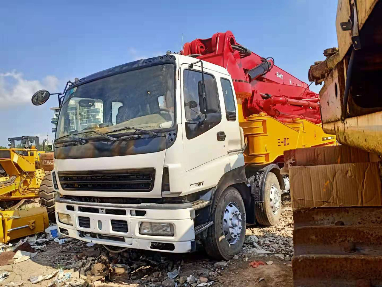 ISUZU 48M - Concrete pump truck: picture 1 ISUZU 48M - Concrete pump truck: picture 1