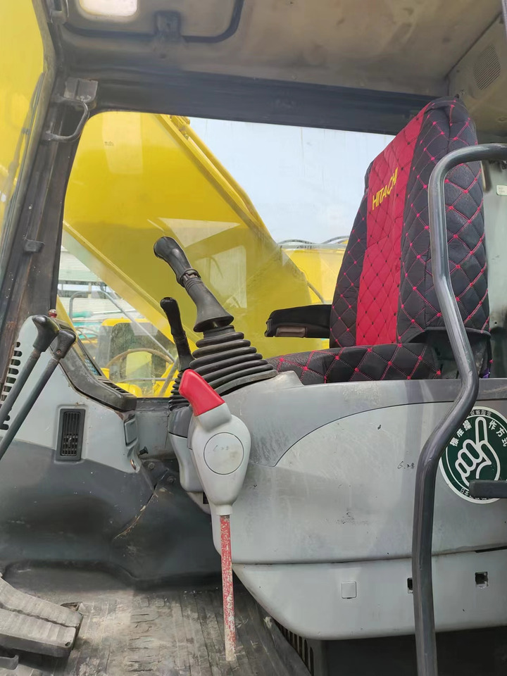 KOMATSU PC200-7 - Crawler excavator: picture 3 KOMATSU PC200-7 - Crawler excavator: picture 3